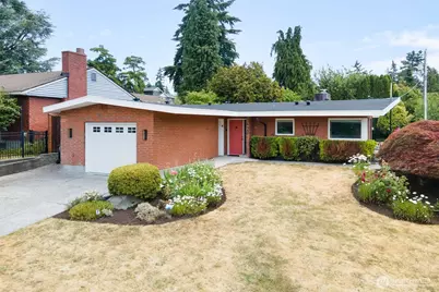 6050 43rd Avenue NE, Seattle, WA 98115 - Photo 1
