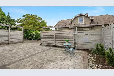 5215 Latona Avenue NE, Seattle, WA 98105 - Photo 30