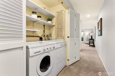 6652 Parkpoint Way NE #D-311, Seattle, WA 98115 - Photo 18