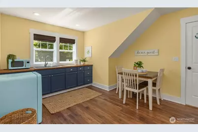 8363 NE Sumanee Place, Bainbridge Island, WA 98110 - Photo 32
