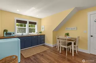8363 NE Sumanee Pl, Bainbridge Island, WA 98110 - Photo 32