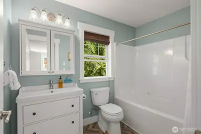 8363 NE Sumanee Place, Bainbridge Island, WA 98110 - Photo 34