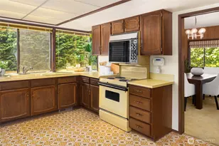 14724 SE 49th St, Bellevue, WA 98006 - Photo 22