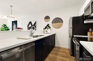 5824 NE 75th St, Seattle, WA 98115 - Photo 4