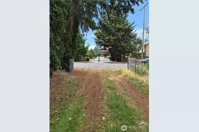 5913 57th Avenue W, University Place, WA 98408 - Photo 2