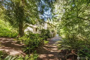 7215 NE Dolphin Dr, Bainbridge Island, WA 98110 - Photo 28