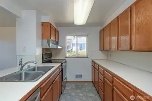 1027 W 9th St, Port Angeles, WA 98363 - Photo 6