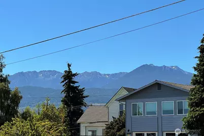 1027 W 9th Street, Port Angeles, WA 98363 - Photo 2