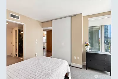 820 Blanchard Street #1007, Seattle, WA 98121 - Photo 24