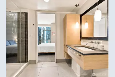820 Blanchard Street #1007, Seattle, WA 98121 - Photo 22