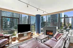 820 Blanchard St, Seattle, WA 98121 - Photo 2