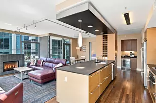820 Blanchard St, Seattle, WA 98121 - Photo 8
