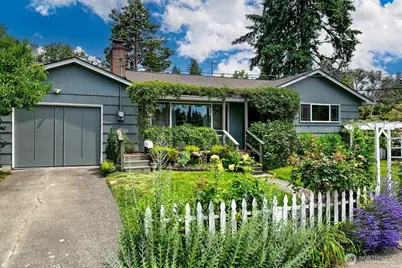 4854 47th Avenue SW, Seattle, WA 98116 - Photo 2