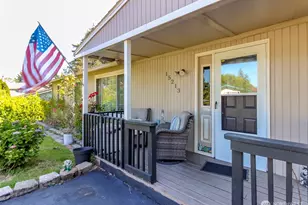 15213 12th Ave E, Tacoma, WA 98445 - Photo 2