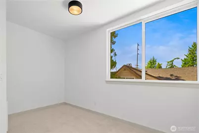 7011 9th Avenue NE, Seattle, WA 98115 - Photo 8