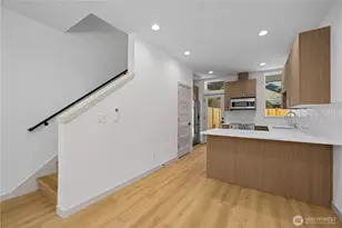7011 9th Ave NE, Seattle, WA 98115 - Photo 4
