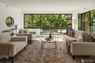 1120 Spring St, Seattle, WA 98104 - Photo 4