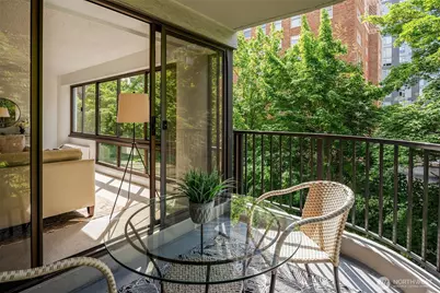 1120 Spring Street #504, Seattle, WA 98104 - Photo 12