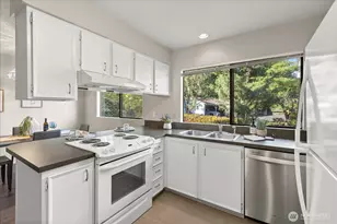 9916 NE 116th St, Kirkland, WA 98034 - Photo 12