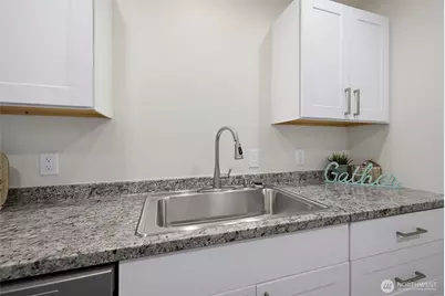 7064 35th Avenue NE #24, Seattle, WA 98115 - Photo 12