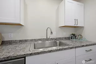 7064 35th Ave NE, Seattle, WA 98115 - Photo 12