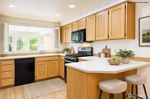 2009 Mill Pointe Dr SE, Bothell, WA 98012 - Photo 10