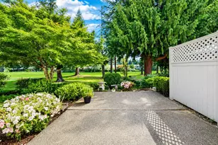 2009 Mill Pointe Dr SE, Bothell, WA 98012 - Photo 26