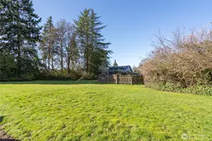 9406 NE 32nd St, Clyde Hill, WA 98004 - Photo 2