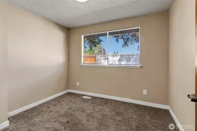 970 Johns Road E, Tacoma, WA 98445 - Photo 16