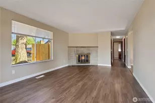 970 Johns Rd E, Tacoma, WA 98445 - Photo 6