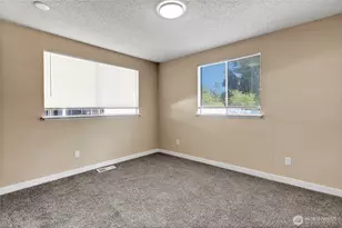 970 Johns Rd E, Tacoma, WA 98445 - Photo 20