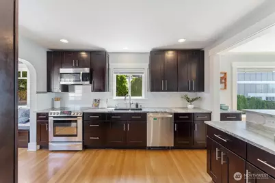 1920 Day Island Boulevard W, University Place, WA 98466 - Photo 16