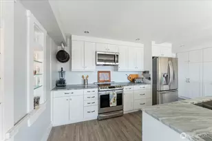 1920 Day Island Blvd W, University Place, WA 98466 - Photo 38