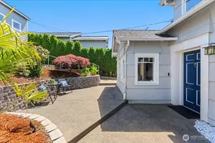 1920 Day Island Blvd W, University Place, WA 98466 - Photo 4