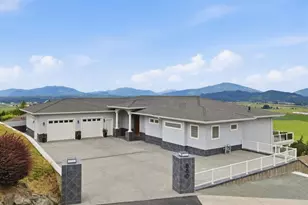 880 Bella Vista Ln, Burlington, WA 98233 - Photo 1