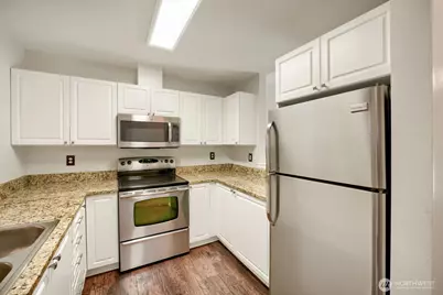 18501 SE Newport Way #M352, Issaquah, WA 98027 - Photo 8
