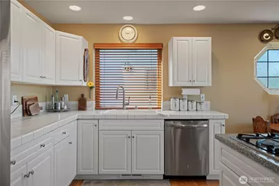 8189 Whidbey Drive, Clinton, WA 98236 - Photo 8
