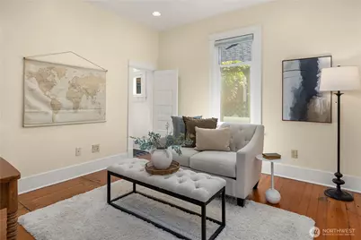 907 NE 72nd Street, Seattle, WA 98115 - Photo 10