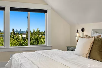 907 NE 72nd Street, Seattle, WA 98115 - Photo 20