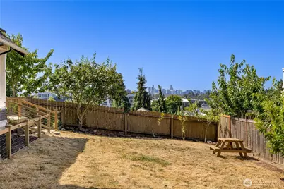 907 NE 72nd Street, Seattle, WA 98115 - Photo 32
