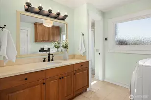 907 NE 72nd St, Seattle, WA 98115 - Photo 12