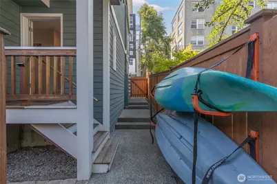 227 24th Avenue E #B, Seattle, WA 98112 - Photo 28
