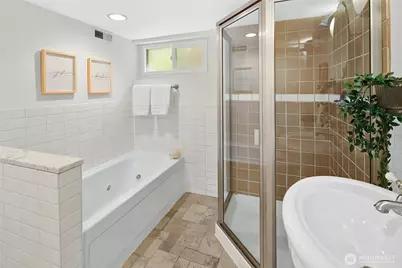 8353 20th Avenue NW, Seattle, WA 98117 - Photo 30