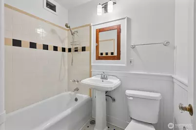 1640 18th Avenue #6, Seattle, WA 98122 - Photo 20