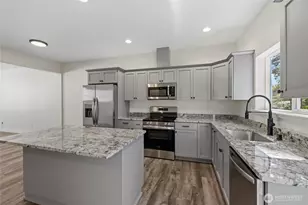 945 NW Heller St, Oak Harbor, WA 98277 - Photo 6