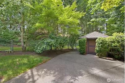 16653 157th Avenue SE, Renton, WA 98058 - Photo 32
