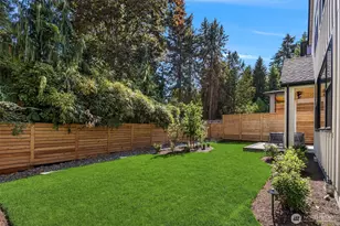 10223 NE 24th St, Bellevue, WA 98004 - Photo 36