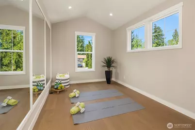 10223 NE 24th Street, Bellevue, WA 98004 - Photo 24