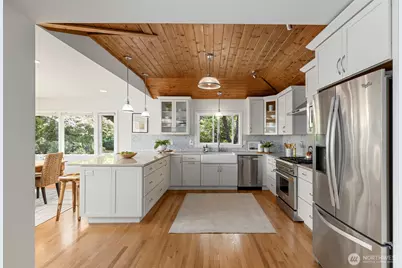 5930 Rose Loop NE, Bainbridge Island, WA 98110 - Photo 14