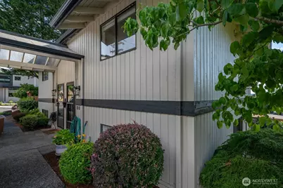 10 18th Ave #10B, Kirkland, WA 98033 - Photo 2